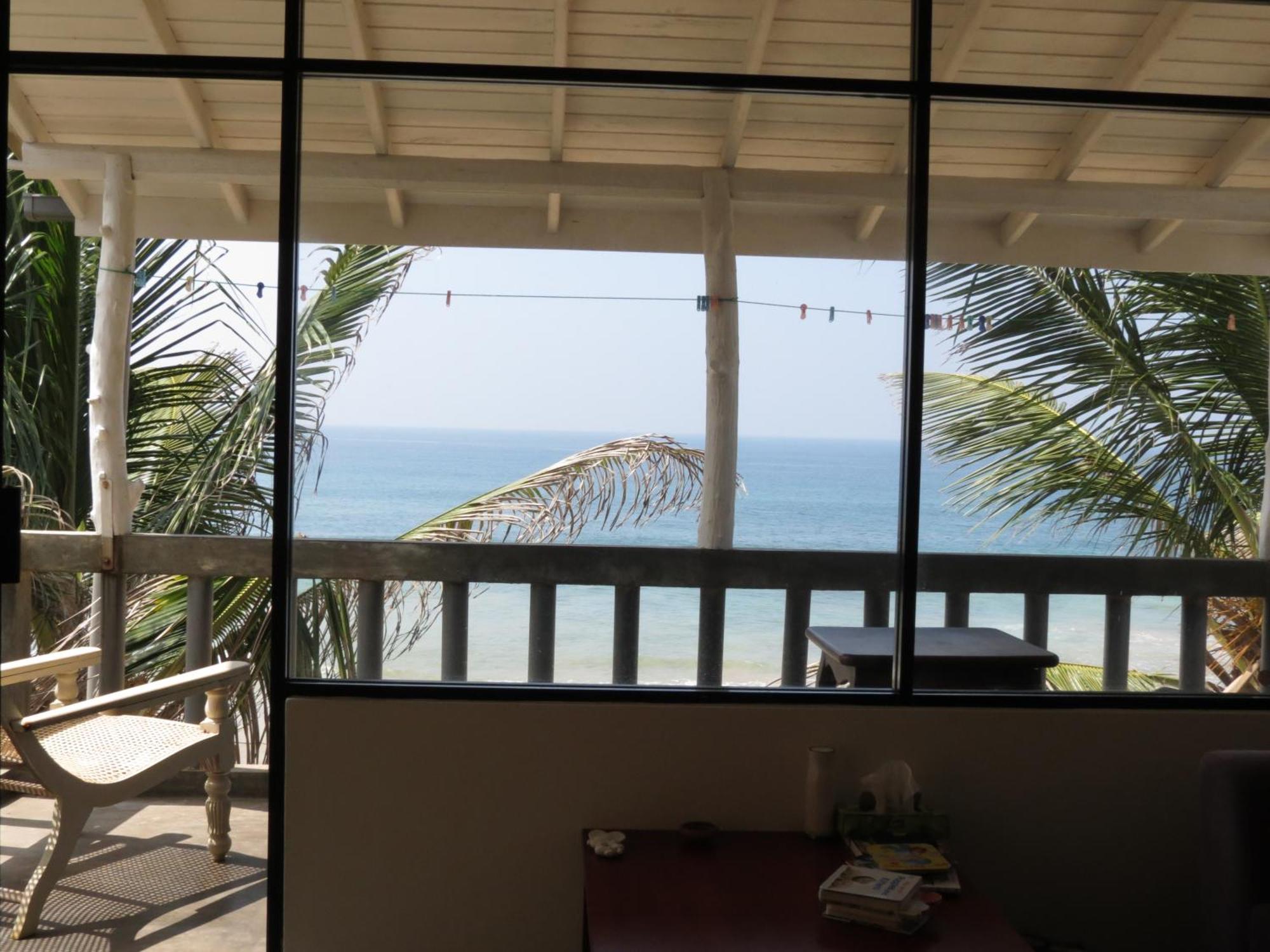 Mountain Wave Hotel And Surfshop Hikkaduwa Quarto foto
