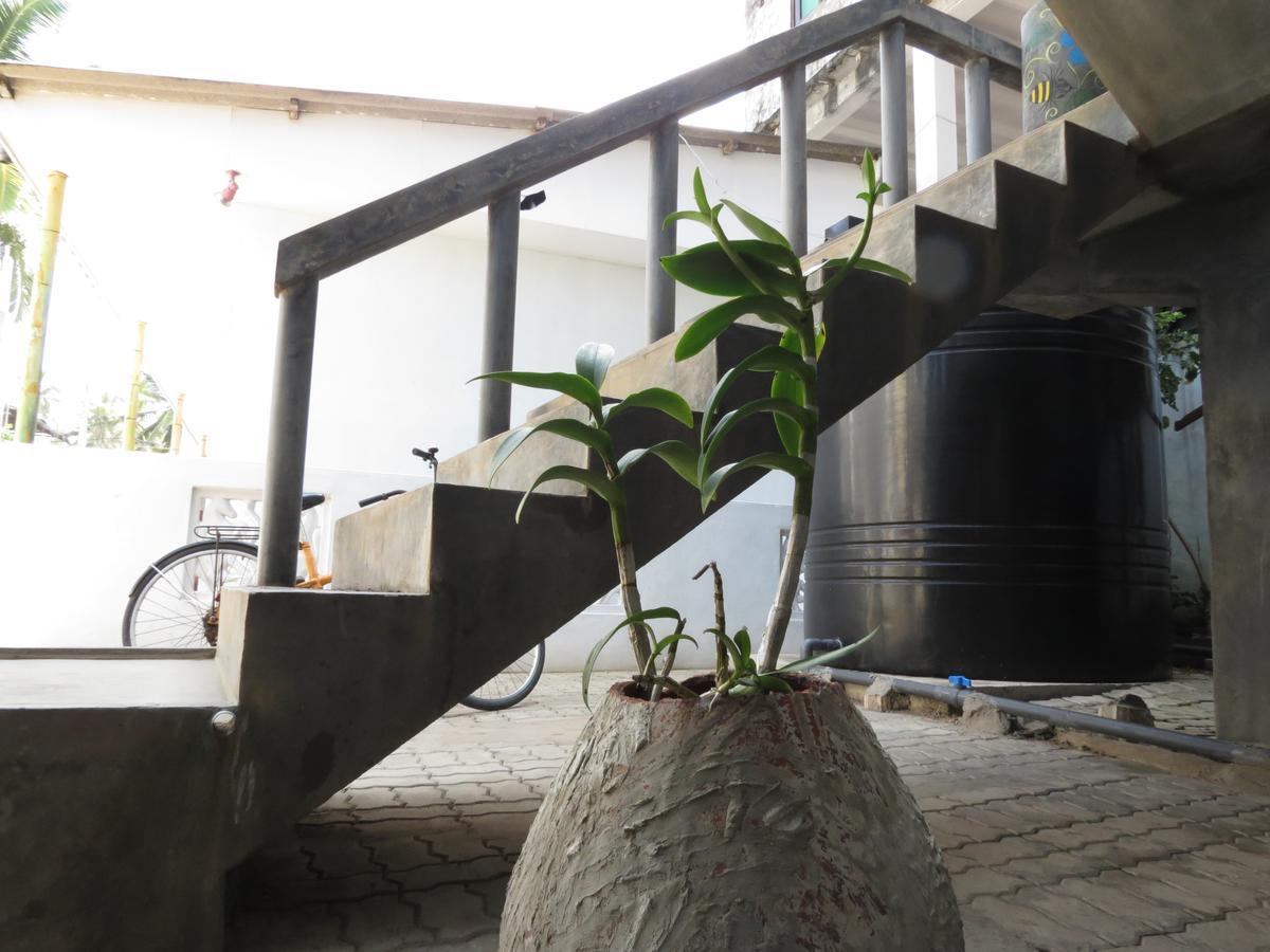 Mountain Wave Hotel And Surfshop Hikkaduwa Exterior foto